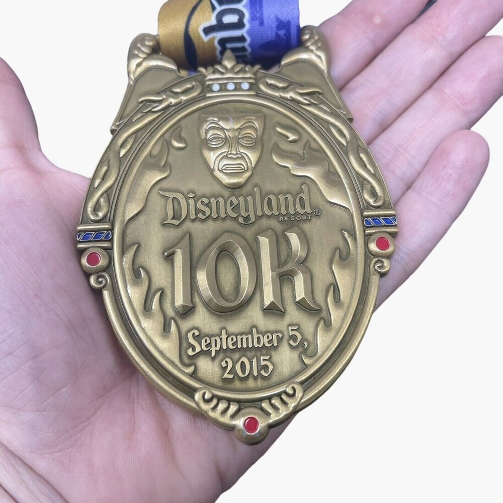 Disney Snow White 2015 10K Magic Mirror 4in Finishers Medal RunDisney Race Event